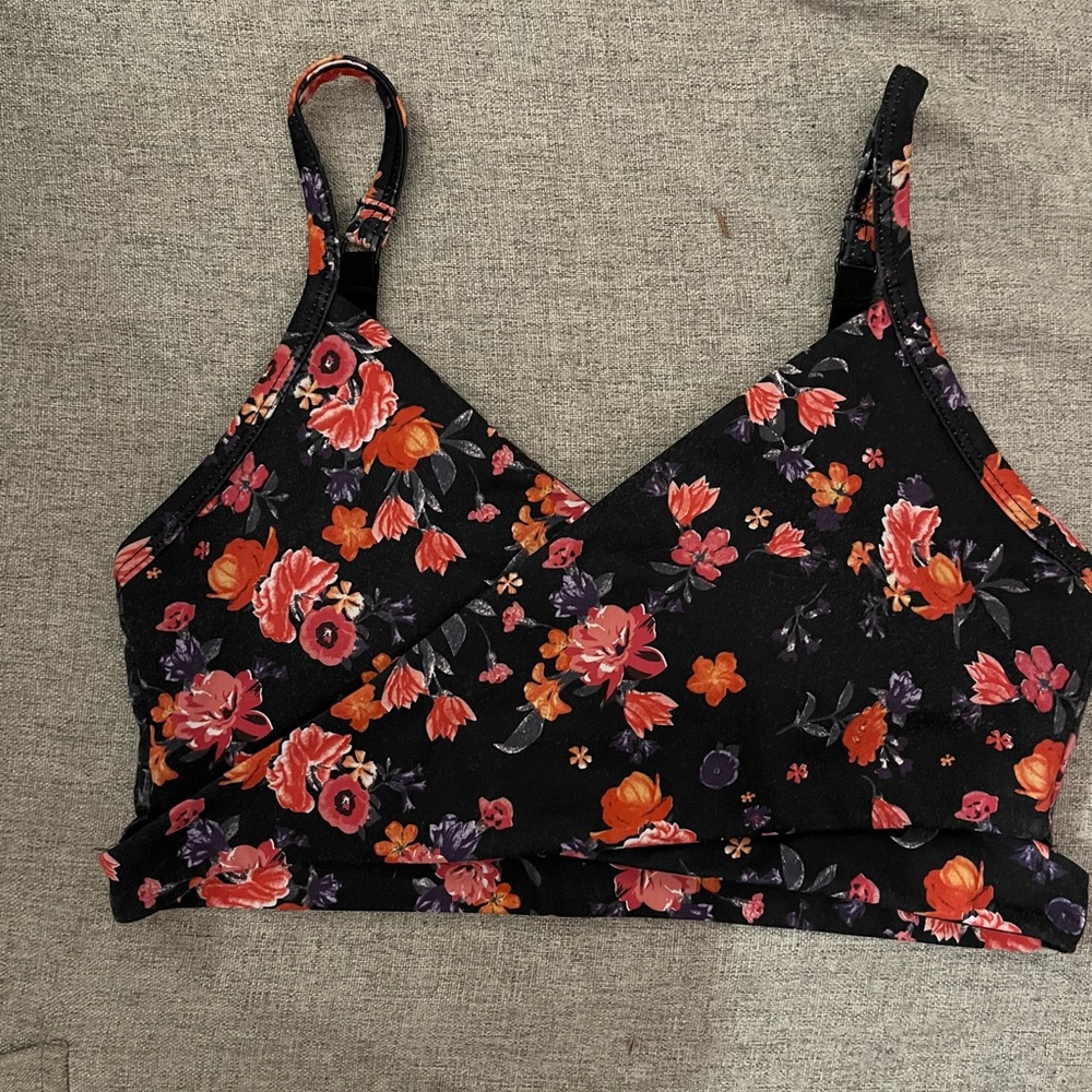 Fabletics Cross Front Sports Bra